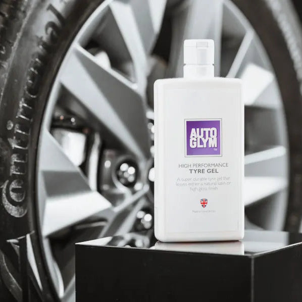 Dyb sort finish på dækkene