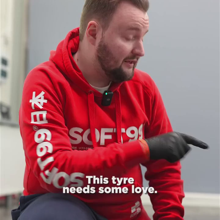Indlæs video: Soft99 4-X Dækrens og Opfrisker